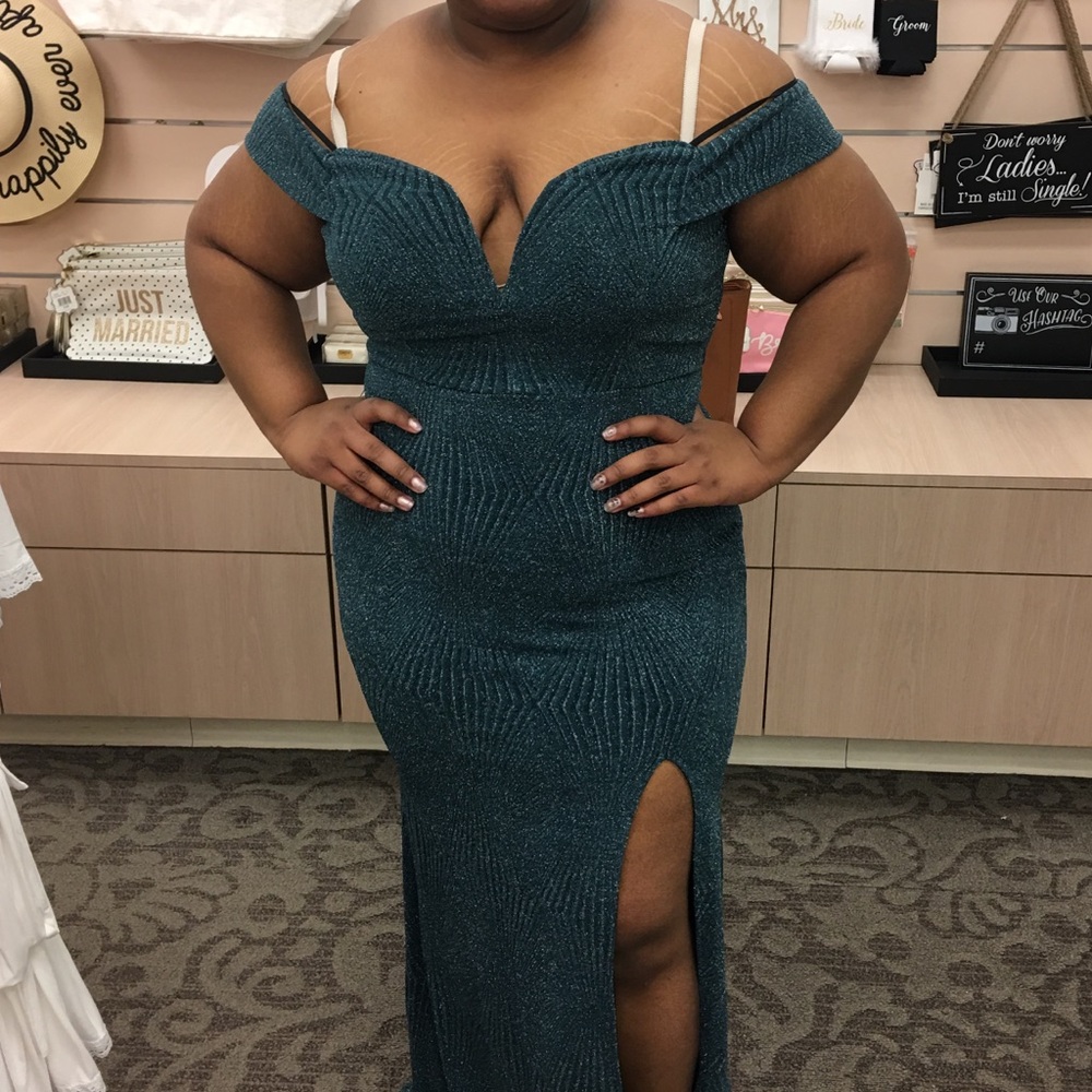 Off-Shoulder Emerald Formal Dress